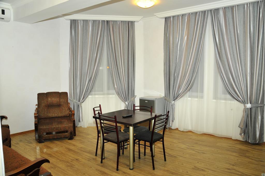 Alma-Ata Hotel Bordžomi Pokoj fotografie